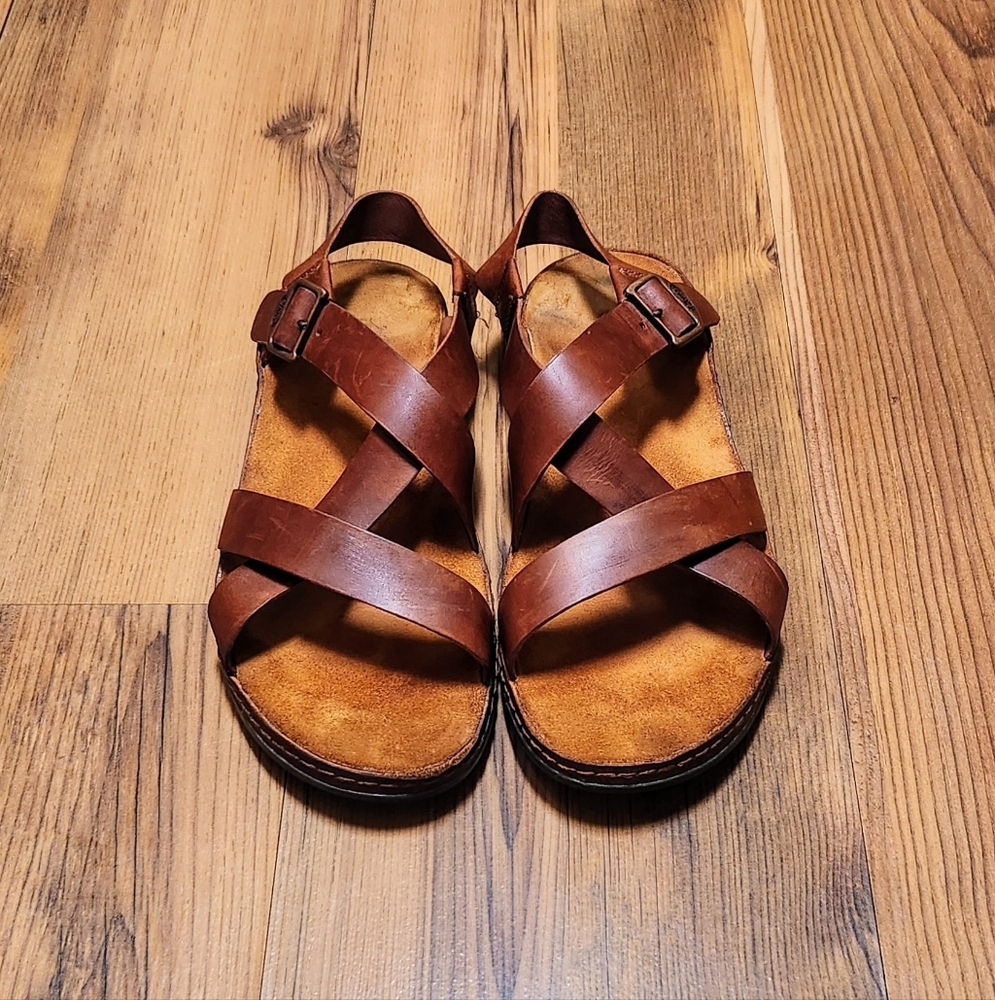 EUC Women's Chaco, Wayfarer, 9, Rust